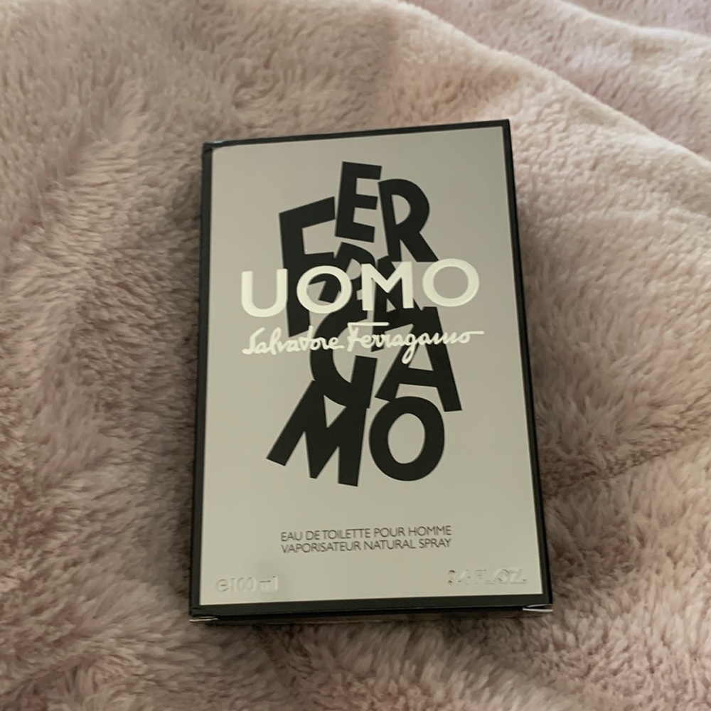 UOMO Salvatore Ferragamo eau de toilette pour homme 3.4 fl oz. New